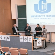 Członkowie komisji – od lewej: dr Dominik Chomik, dr Jacek Wojsław, dr Anna Kalinowska-Żeleźnik, prodziekan Wydziału Nauk Społec