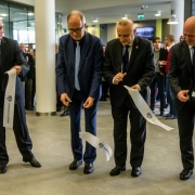 Uroczystość otwarcia nowego budynku Instytutu Biotechnologii Uniwersytetu Gdańskiego – przecięcie wstęgi 2,  od lewej, Rektor