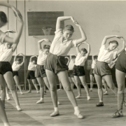Zajęcia z gimnastyki na WSP. Zdjęcia archiwalne UG