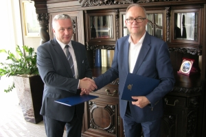 Ze strony Uniwersytetu Gdańskiego porozumienie podpisał JM Rektor UG prof. Jerzy Piotr Gwizdała, natomiast ze strony Sądu Apelac